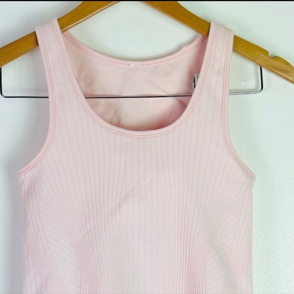 New Lululemon Ebb to Street Cropped Tank Top Rib Map Strawberry Milkshake Sz 4 - Picture 5 of 10